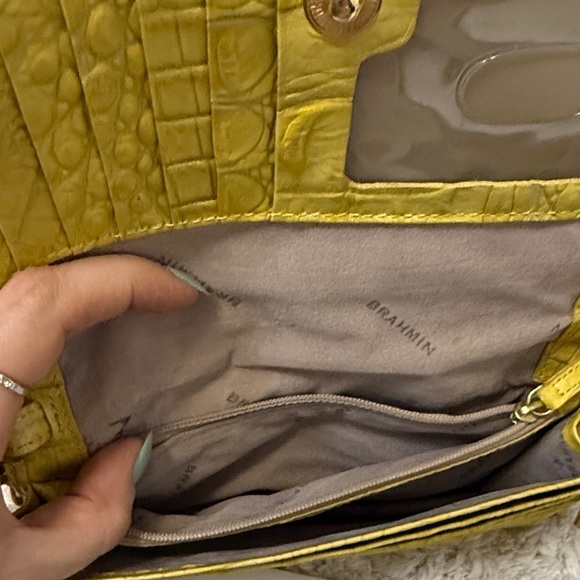 🐊Brahmin Yellow Croc-Embossed Crossbody Bag - Picture 4 of 10